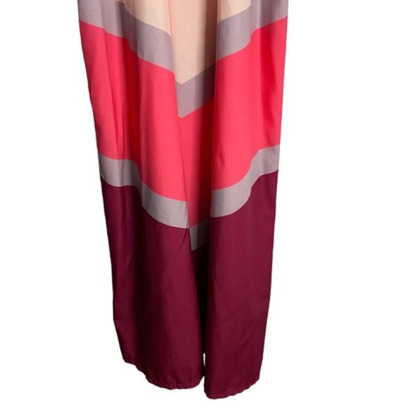Women's Color Block Halter Maxi Dress - Picture 3 of 5